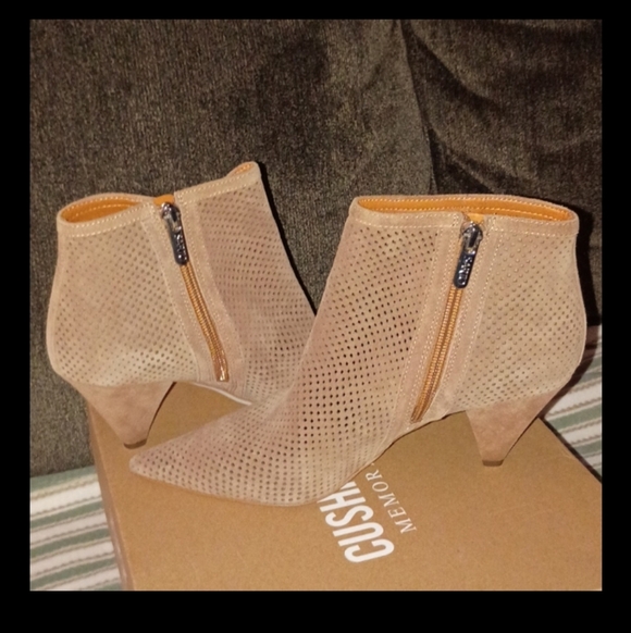 Franco Sarto "Bobbi" Perforated Suede Ankle Bootie Taupe Leather 7 M US - Picture 7 of 12